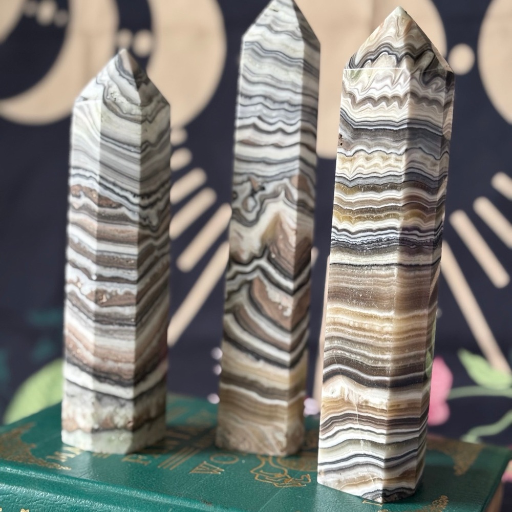 Extra Large Zebra Calcite Tower - Picture 2 of 3